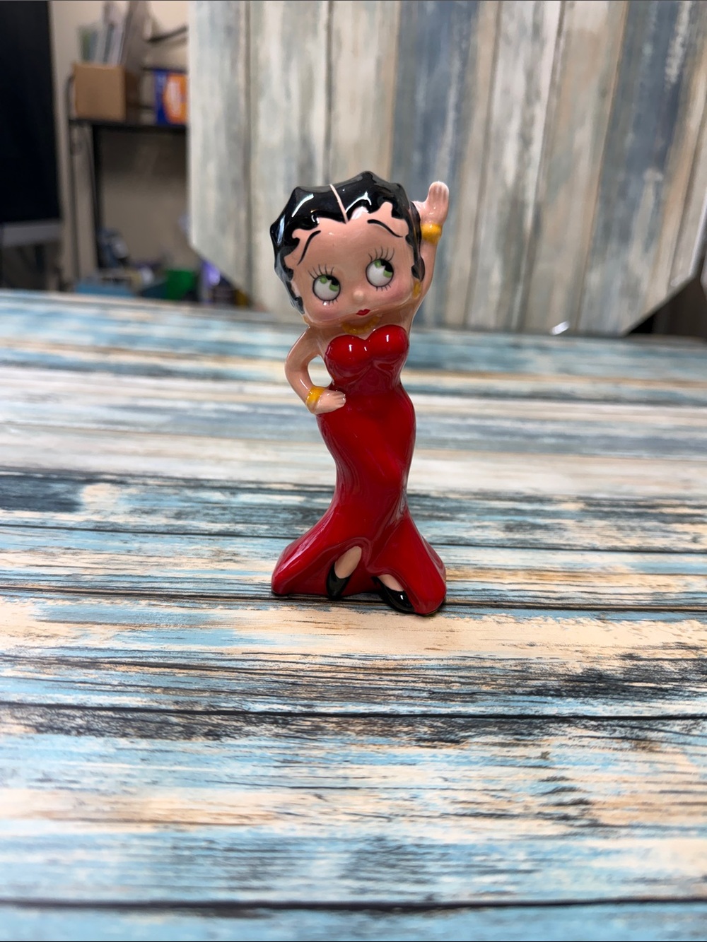 👑Vintage 90s Vandor Betty Boop Ceramic Figurine Red Dress King Features Syndicat